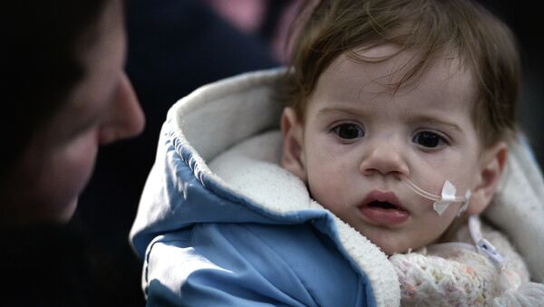 Один из тяжелобольных детей из Донбасса, прибывших на лечение в Москву. Архивное фото