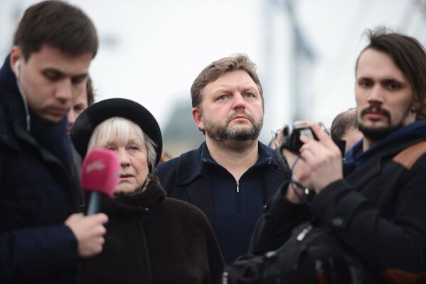 Губернатор Кировской области Никита Белых на месте убийства политика Бориса Немцова