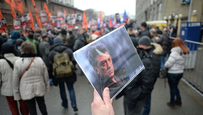 Траурный марш в память о политике Б.Немцове в Москве