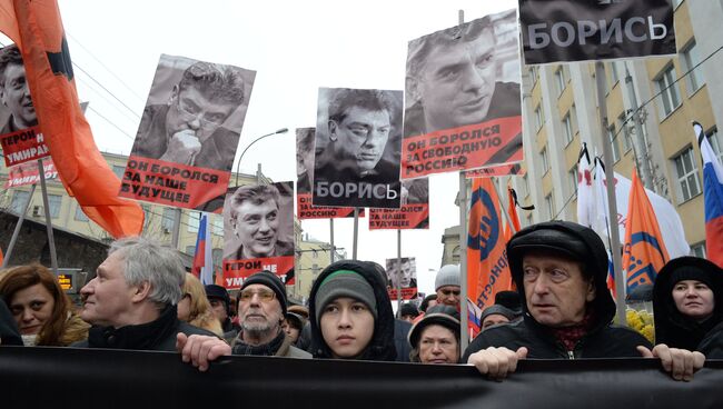 Траурный марш в память о политике Б.Немцове в Москве