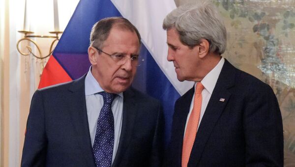 Министр иностранных дел России Сергей Лавров (слева) и государственный секретарь США Джон Керри