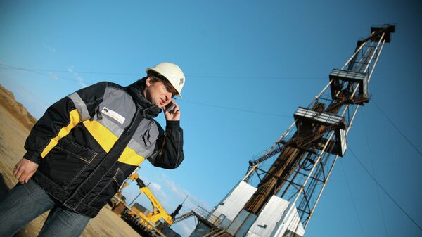 Нефтяная вышка ОАО НК Роснефть, архивное фото