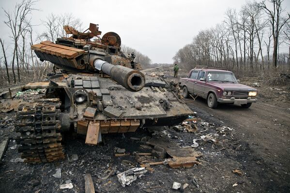 Брошенный танк украинской армии в Чернухино