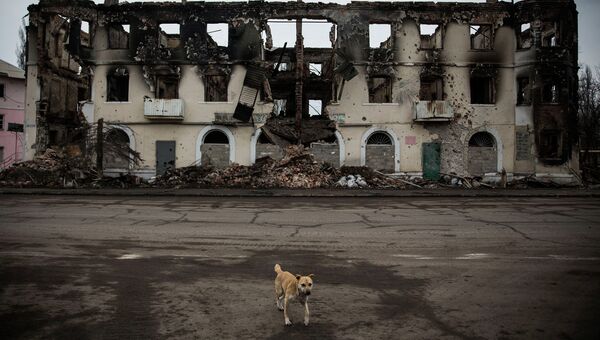 Разрушенное здание в Углегорске, Архивное фото