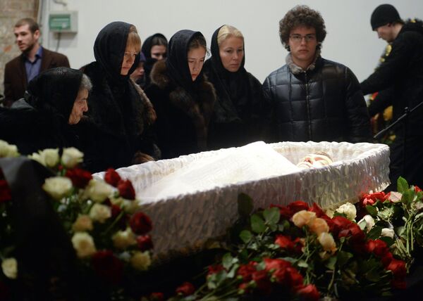Родственники Бориса Немцова во время церемонии прощания с политиком в Сахаровском центре
