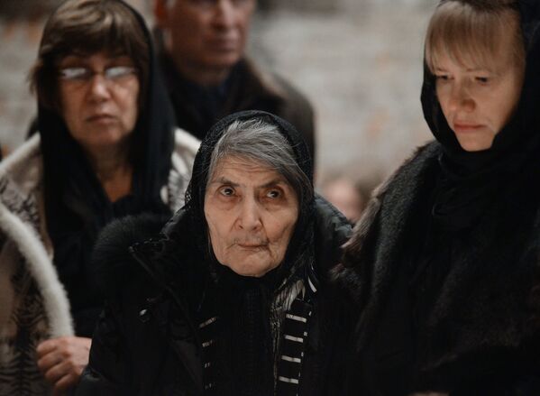 Мать Бориса Немцова Дина Эйдманво время церемонии прощания со своим сыном в Сахаровском центре