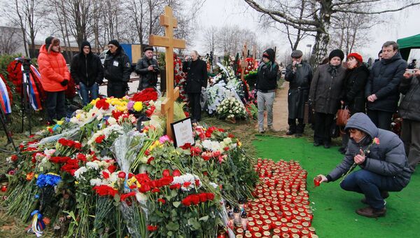 Жители Москвы на похоронах политика Бориса Немцова на Троекуровском кладбище. Архивное фото