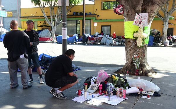 Место убийства полицейскими Лос-Анджелеса бездомного