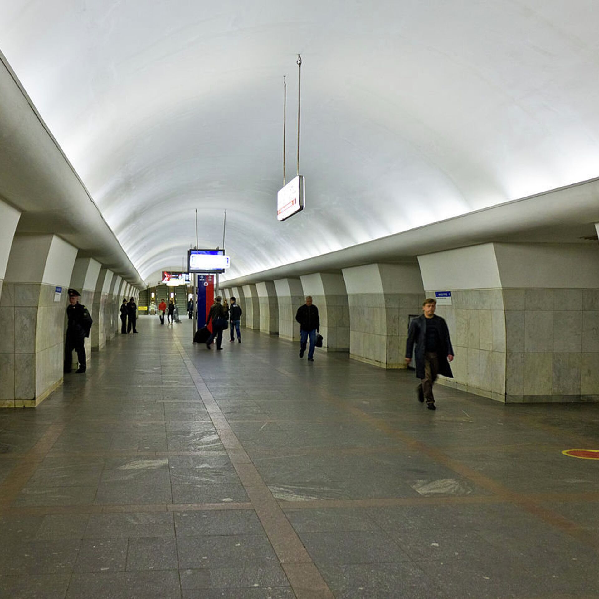 Калужско рижская линия метро новости сегодня. Метро Октябрьская радиальная. Станция Якиманка Калужско-Рижская. Метро Октябрьская ,центр Москва. Метро Октябрьская радиальная открыта с.