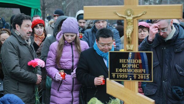 Жители Москвы на похоронах политика Бориса Немцова. Архивное фото