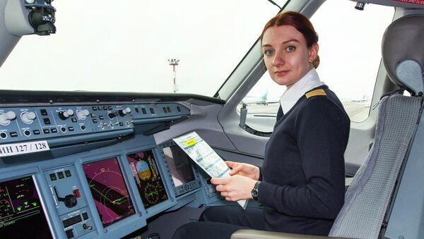 Пилот SSJ-100 Дарья Синичкина