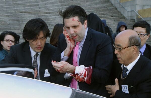 Посол США в Южной Корее Марк Липперт после нападения