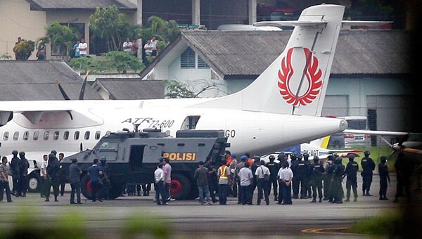 Полиция Индонезии ожидает в аэропорту прибытия осужденных за контрабанду наркотиков австралийцев