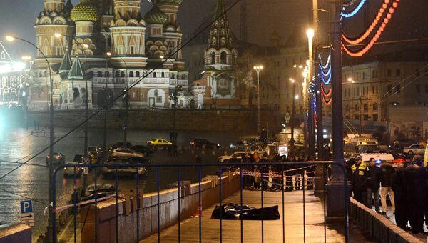 На месте убийства политика Бориса Немцова. Архивное фото