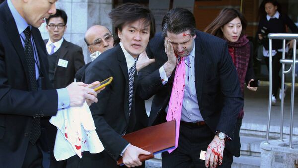Посол США в Южной Корее Марк Липперт получил ранения в Сеуле