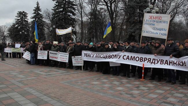 Украинские фермеры на митинге у Рады потребовали вернуть им землю