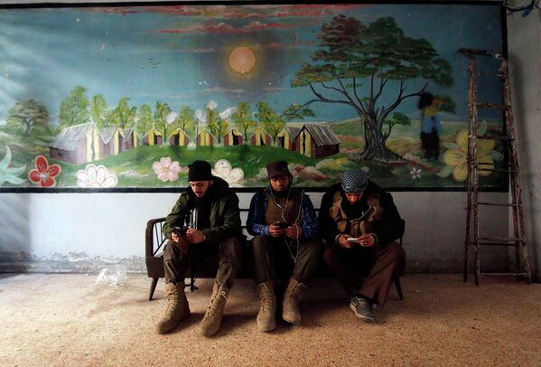 Бойцы сирийской повстанческой группировки Султан Мурад на севере Алеппо, Сирия