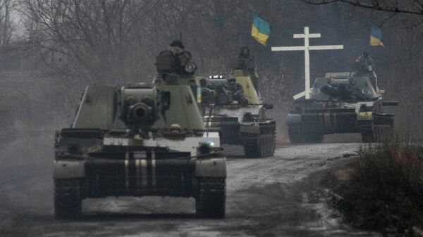 Украинская военная техника в окрестностях Донецка. 4 марта 2015