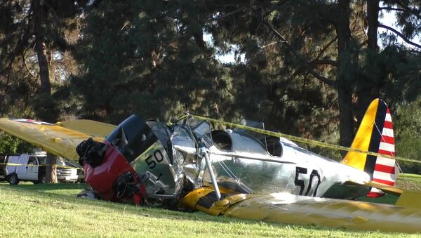 Самолет Харрисона Форда разбился в Лос-Анджелесе. Кадры с места ЧП