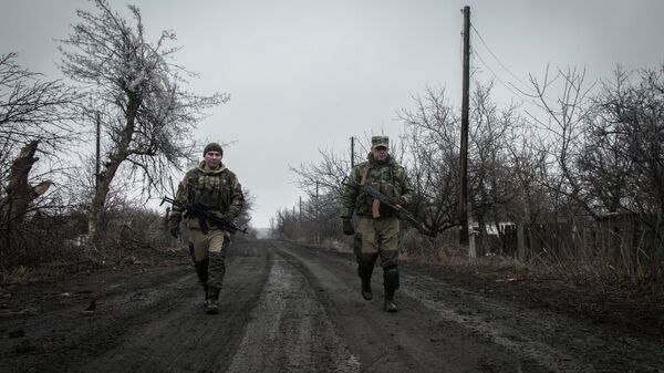 Ополченцы Луганской народной республики в поселке Чернухино. Архивное фото