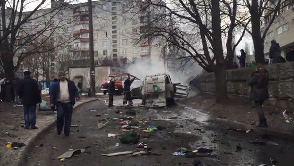 Кадр из видео с места взрыва автомобиля командира украинского добровольческого батальона Слобожанщина Андрея Янголенко в Харькове