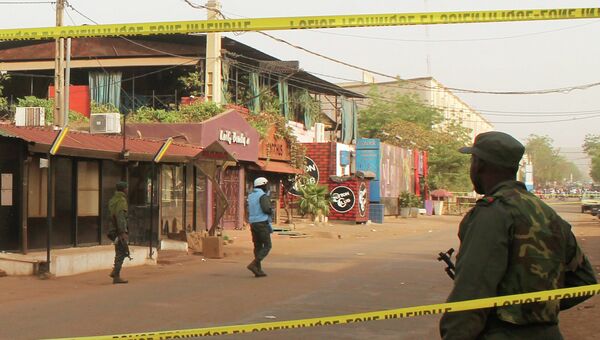 На месте теракта в Бамако, Мали