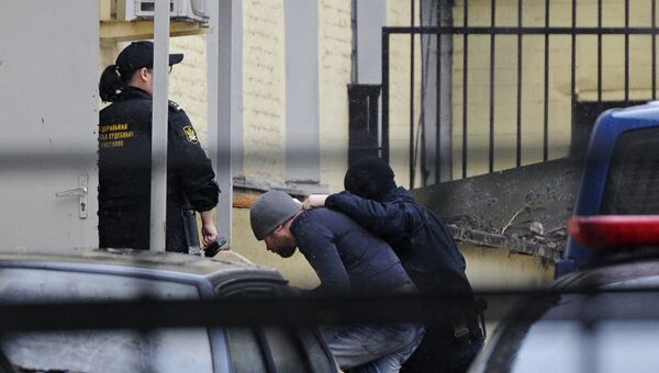 Подозреваемые в убийстве Б.Немцова доставлены в Басманный суд. Архивное фото