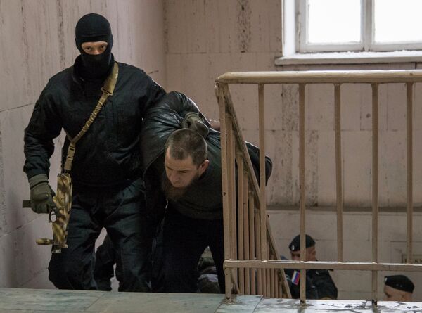 Один из подозреваемых в убийстве политика Бориса Немцова в Басманном суде города Москвы
