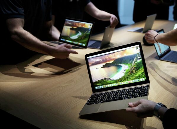 Новый Macbook на презентации компании Apple 9 марта 2015