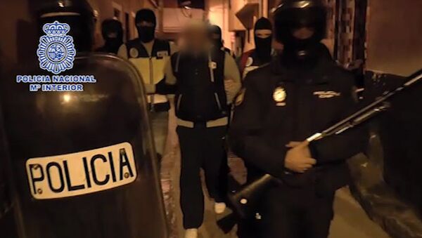 Задержание полицией Испании двух человек, которые подозреваются в участии в джихадистской организации. 9 марта 2015