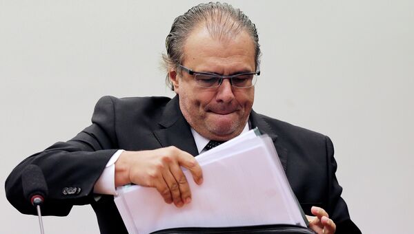 Бывший топ-менеджер Petrobras Педро Баруско во время заседания парламентской комиссии по расследованию. 10 марта 2015