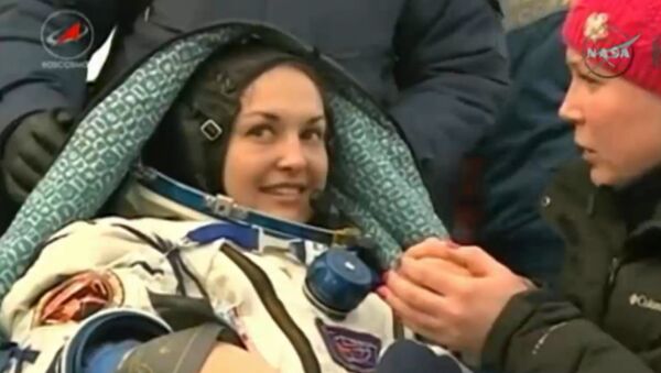 Экипаж с российской космонавткой вернулся с МКС. Кадры с места приземления