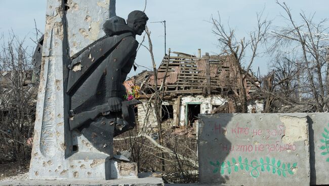Мемориал воинам Великой Отечественной войны в селе Никишино, Донецкая область. Архивное фото
