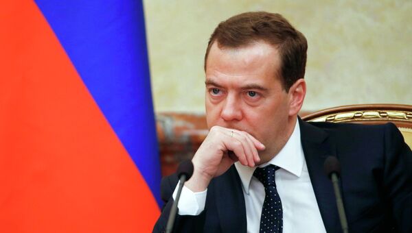 Председатель правительства России Дмитрий Медведев проводит в Доме правительства совещание с членами кабинета министров РФ. Архивное фото