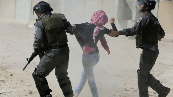 Столкновения палестинцев с израильскими военными. Архивное фото