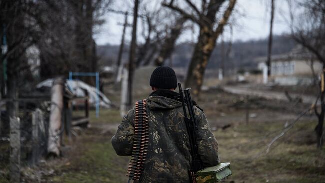 Ополченец в Луганской области. Март 2015. Архивное фото