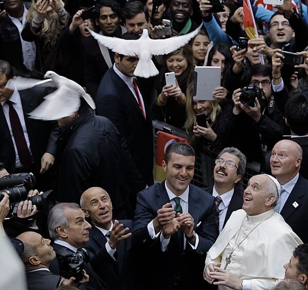 Папа Римский Франциск во время визита в Стамбул