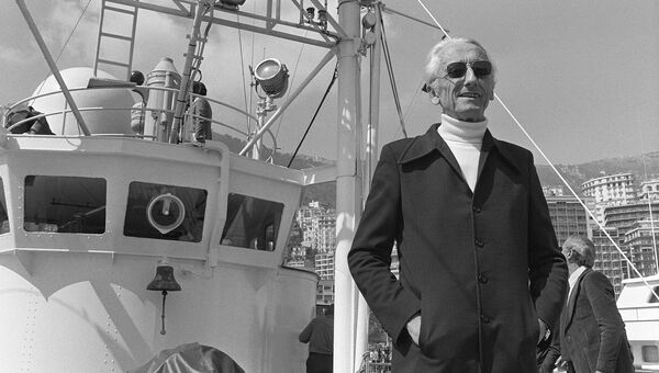 Французский исследователь Мирового океана Жак Ив Кусто на борту корабля Калипсо. 1979 год