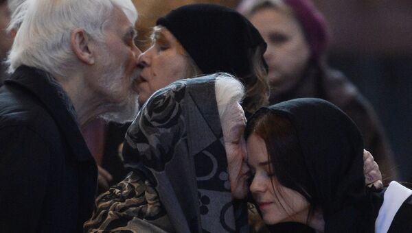Родственники и близкие на церемонии прощания с писателем Валентином Распутиным