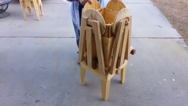 Необычное изобретение для пикника: стол-трансформер