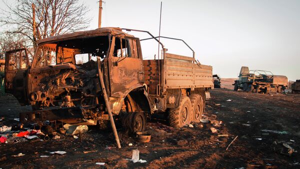 Уничтоженная украинская военная техника во время боевых действий в поселке Логвиново на Донбассе