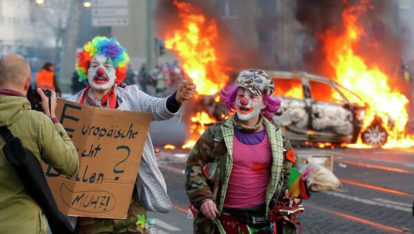 Беспорядки устроенные анти-капиталистическим движением Blockupy на улицах Франкфурта-на-Майне