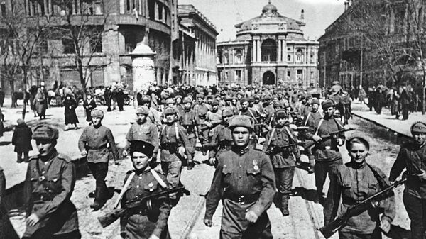 Город Одесса. Советская армия вступает в освобожденный город 10 апреля 1944 года