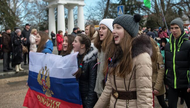 Участники праздничных мероприятий в Севастополе