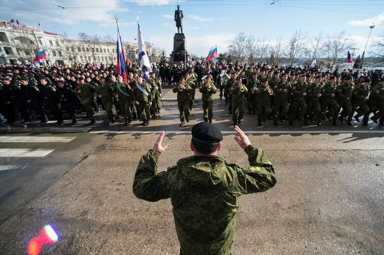 Участники праздничных мероприятий в Севастополе