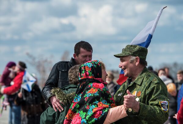 Участники праздничных мероприятий в Севастополе, посвященных годовщине Крымской весны