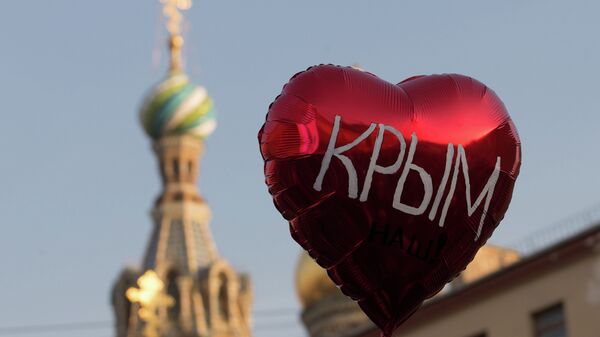 Воздушный шар во время праздничного митинга в Санкт-Петербурге в честь воссоединения Крыма и Севастополя с Россией. Архивное фото