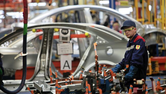 Производство малогабаритных автомобилей на заводе General Motors в производственной зоне Шушары-2 Санкт-Петербурга