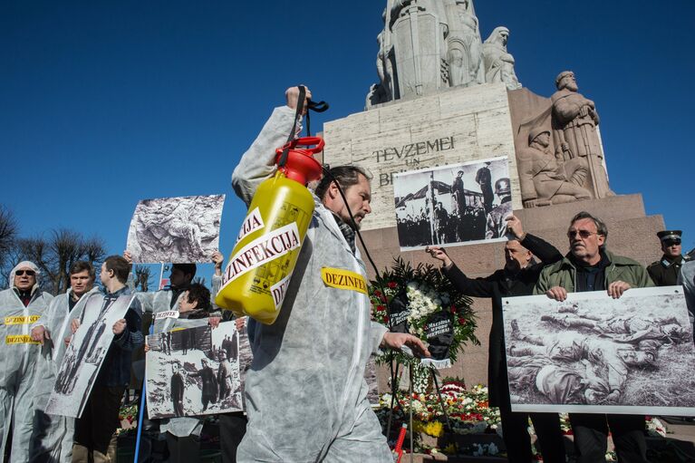 Акция протеста против мероприятий в память о латышском легионе Ваффен СС в Риге