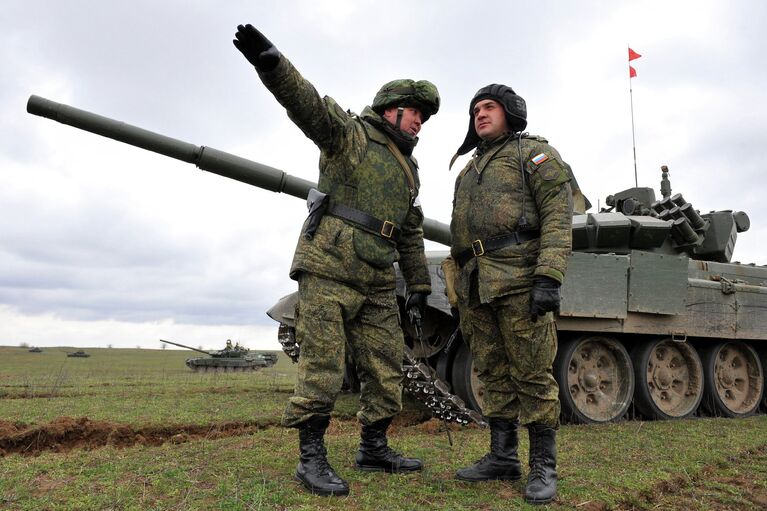 Российские военнослужащие во время учений на полигоне Серноводское Ставропольского края